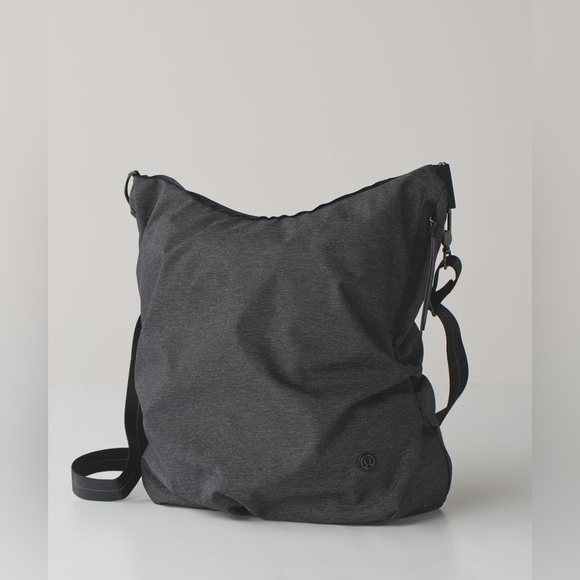 Lululemon Go-Go-Go Tote - Picture 2 of 13